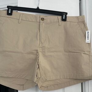 Ladies Old Navy Beige Casual Shorts Sz 18
